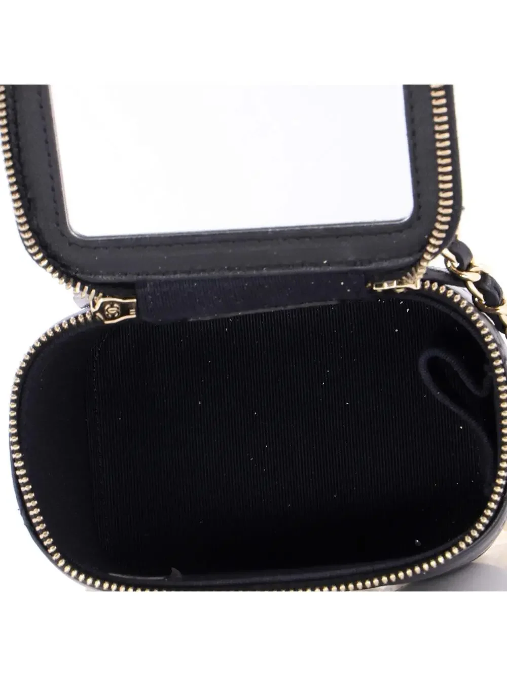 Chanel Vanity Case With Pearl Chain #287612C28B